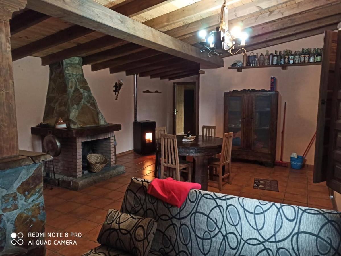 Casa Penelas, Petin Bagian luar foto
